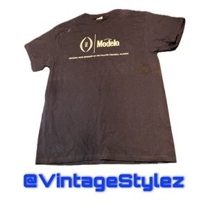 🔥MODELO COLLEGE FOOTBALL TEE🔥